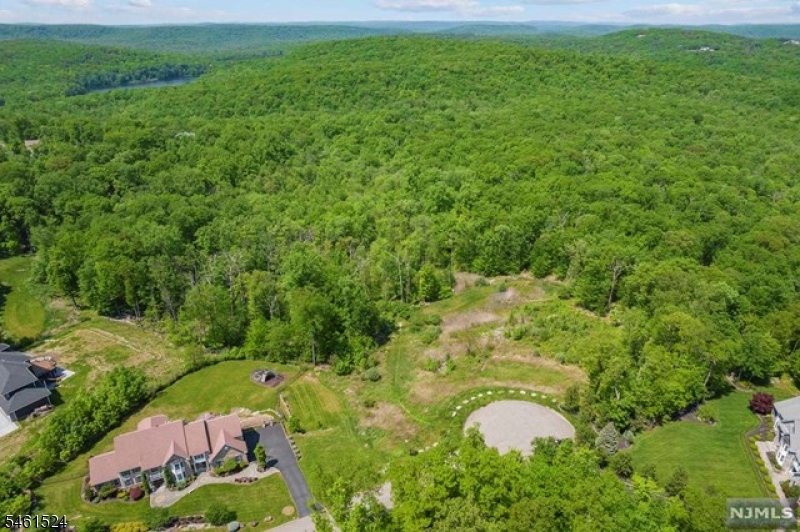 Nicholas Dr Property Photo 8