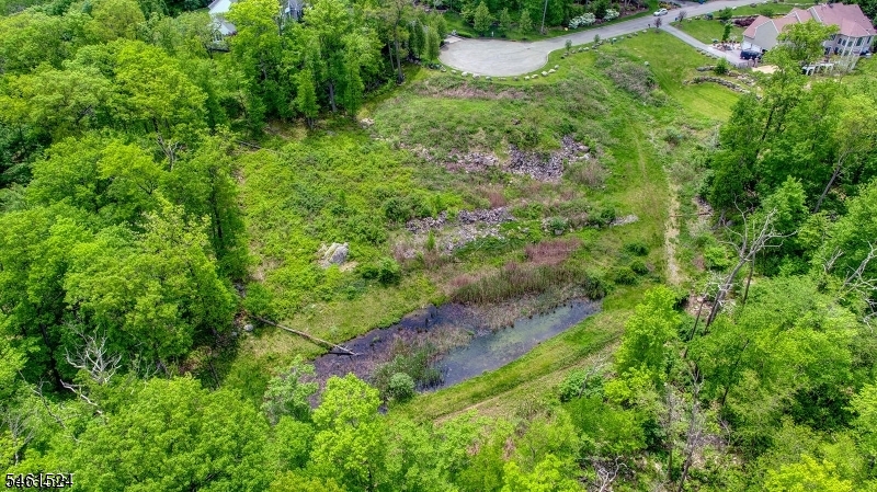 Nicholas Dr Property Photo 23