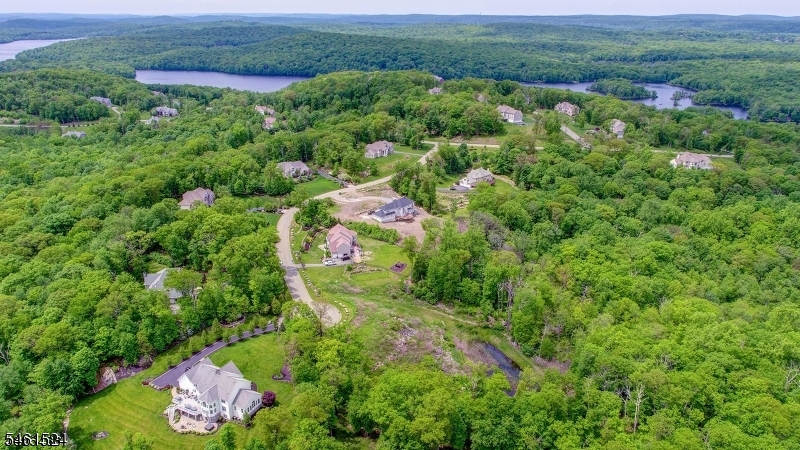 Nicholas Dr Property Photo 31