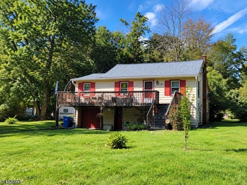 39 Elizabeth Ave Property Photo 1
