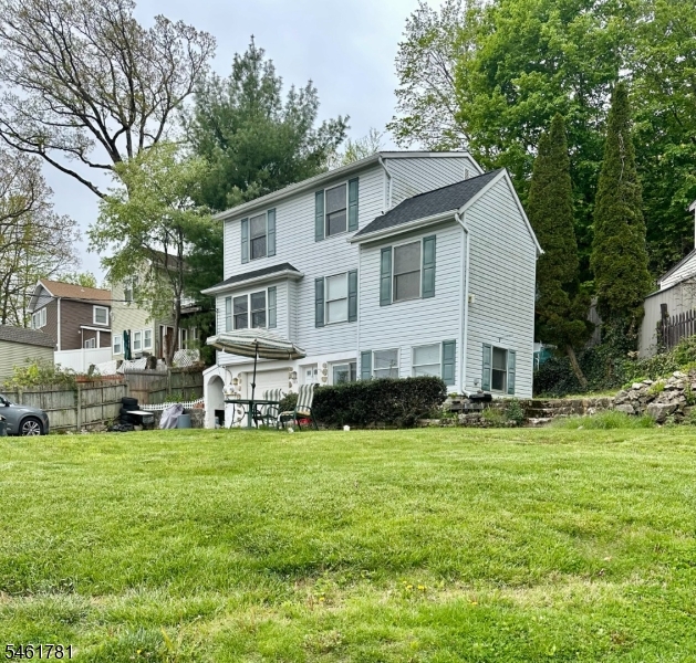 100 Shore Rd Property Photo 1