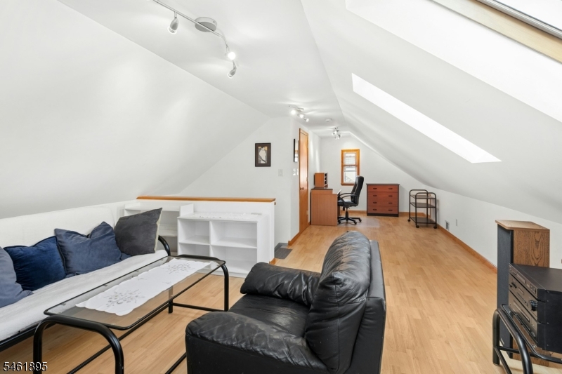 50 Raritan Rd Property Photo 23