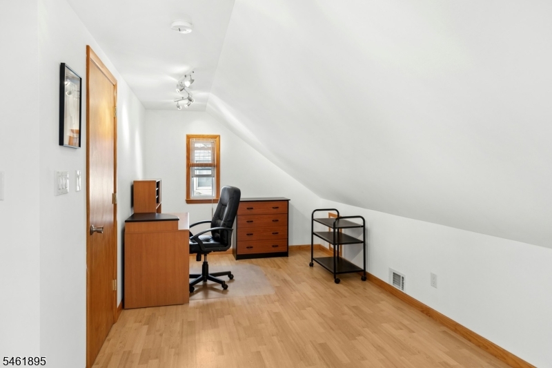 50 Raritan Rd Property Photo 24