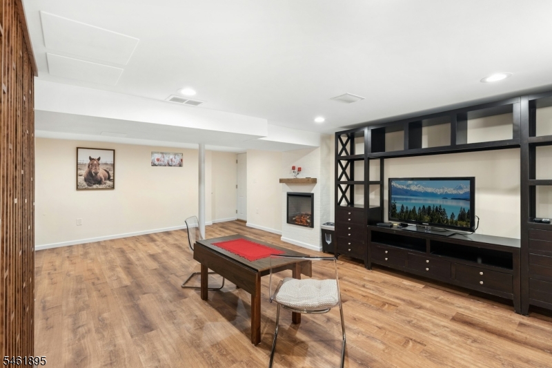 50 Raritan Rd Property Photo 25