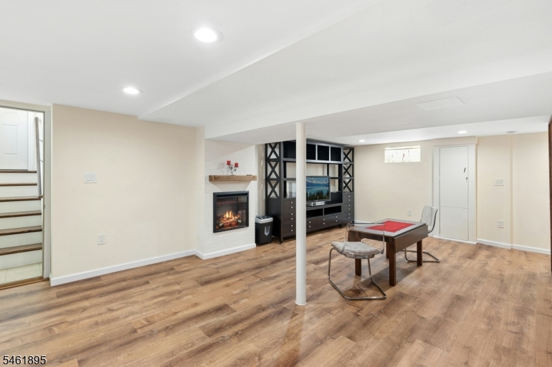 50 Raritan Rd Property Photo 27