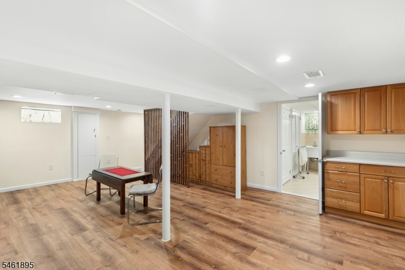 50 Raritan Rd Property Photo 28