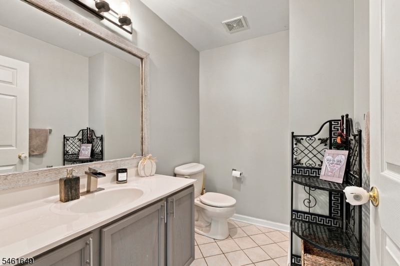 51 Lakeview Dr Property Photo 7