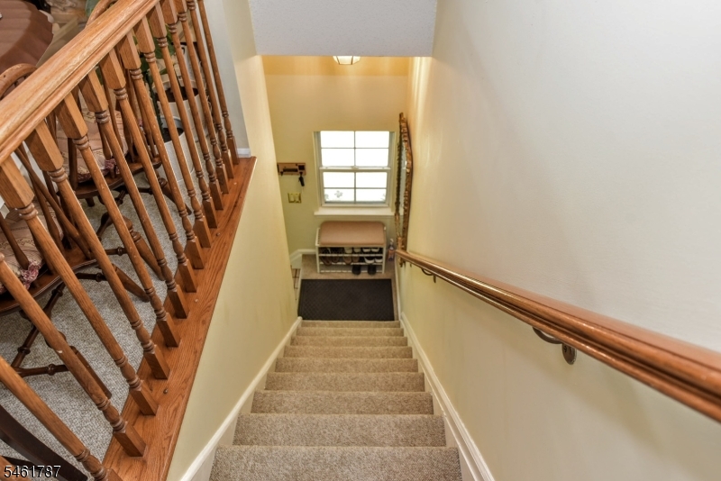 1098 Devon Ct 1098 Property Photo 4
