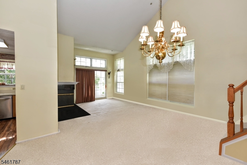 1098 Devon Ct 1098 Property Photo 5