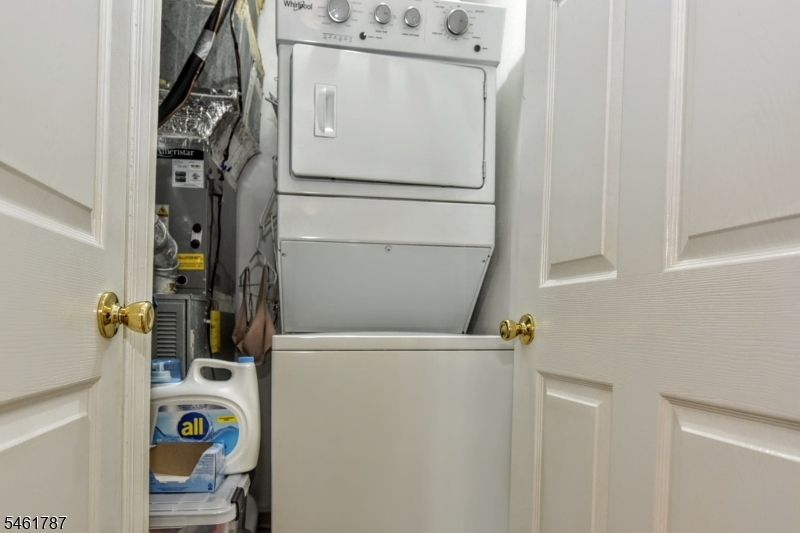 1098 Devon Ct 1098 Property Photo 15