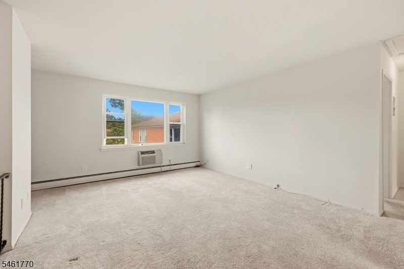 21 York Drive Apt 3b Property Photo 4