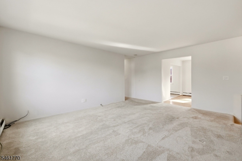 21 York Drive Apt 3b Property Photo 7