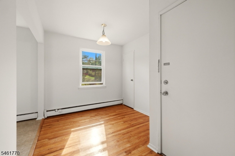 21 York Drive Apt 3b Property Photo 8