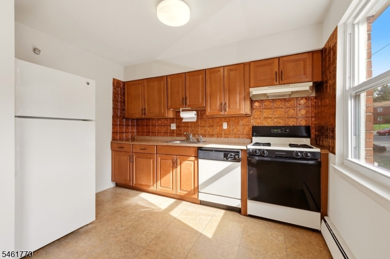 21 York Drive Apt 3b Property Photo 11
