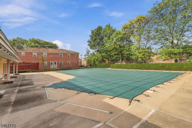 21 York Drive Apt 3b Property Photo 25