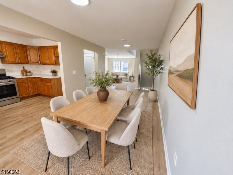 16 E Kinney St Property Photo 3