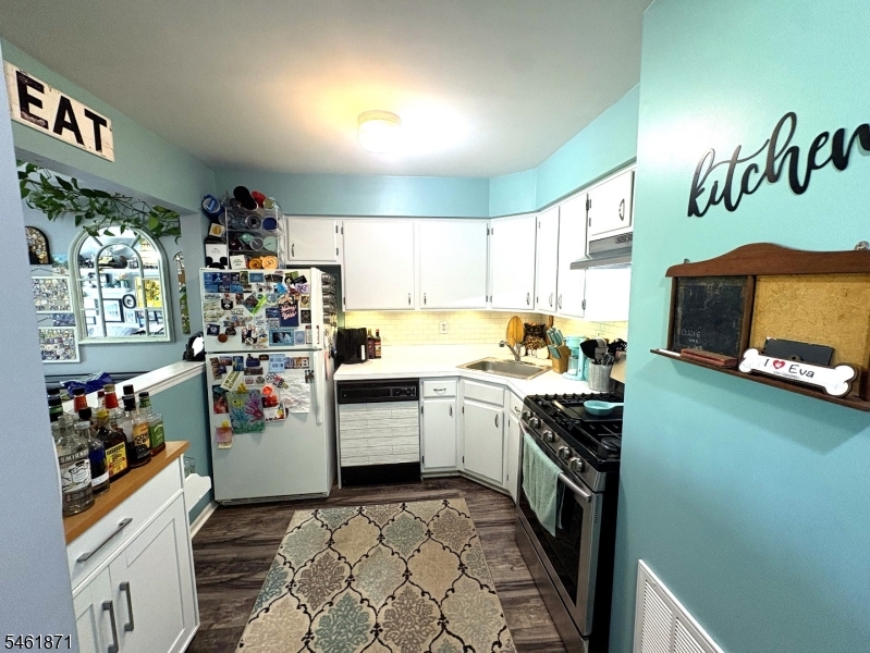 204 Jesse Way Property Photo 4