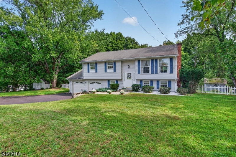 6 Redwood Dr Property Photo 3
