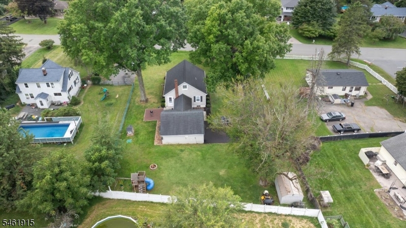 203 Pine St Property Photo 26