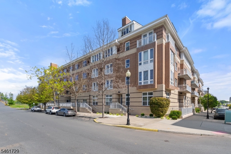 368 Rector St 419