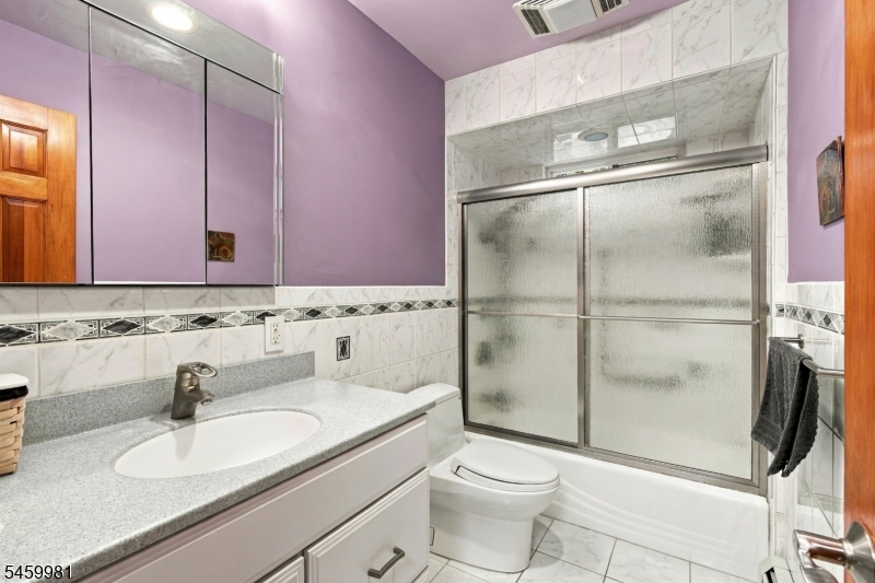 9 Melrose Ave Property Photo 17