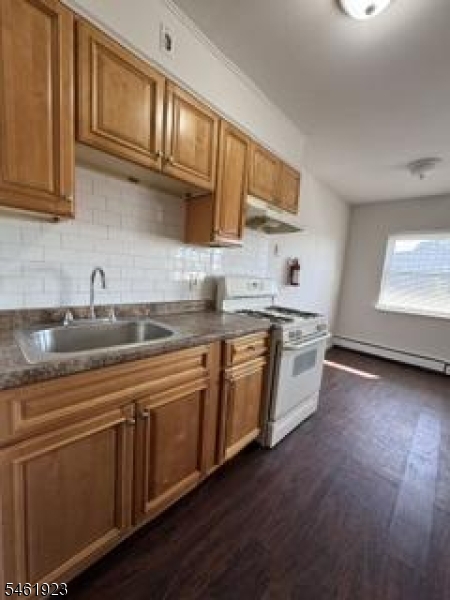 270 Bloomfield Ave C7 Property Photo 3