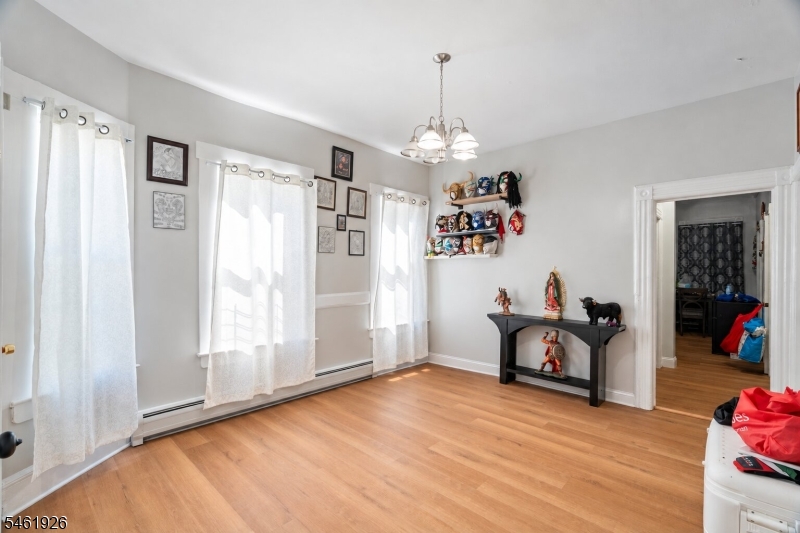 144 Spring St Property Photo 3