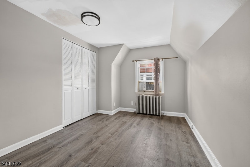 697 Roosevelt Ave Property Photo 4