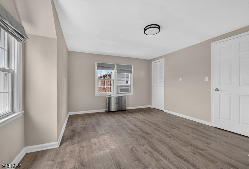 697 Roosevelt Ave Property Photo 6