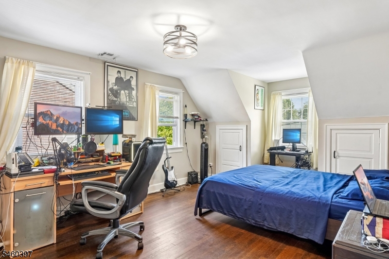 731 Mayflower Ave Property Photo 16