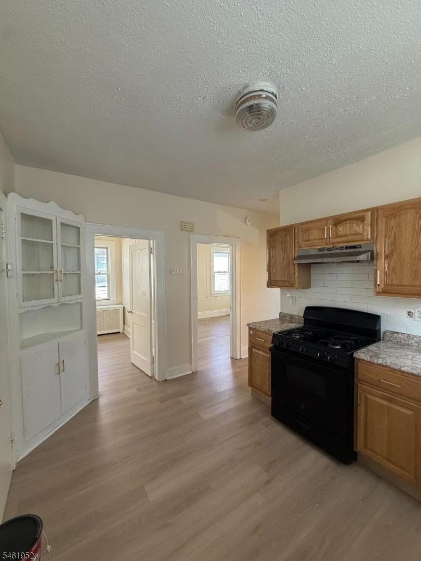 1010 Sheridan Ave 2F Property Photo 1