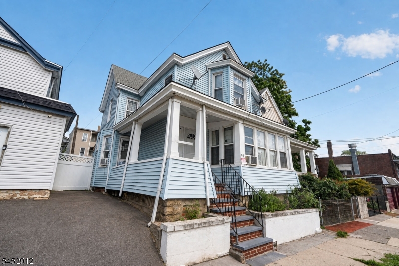 90 Manchester Ave Property Photo 29