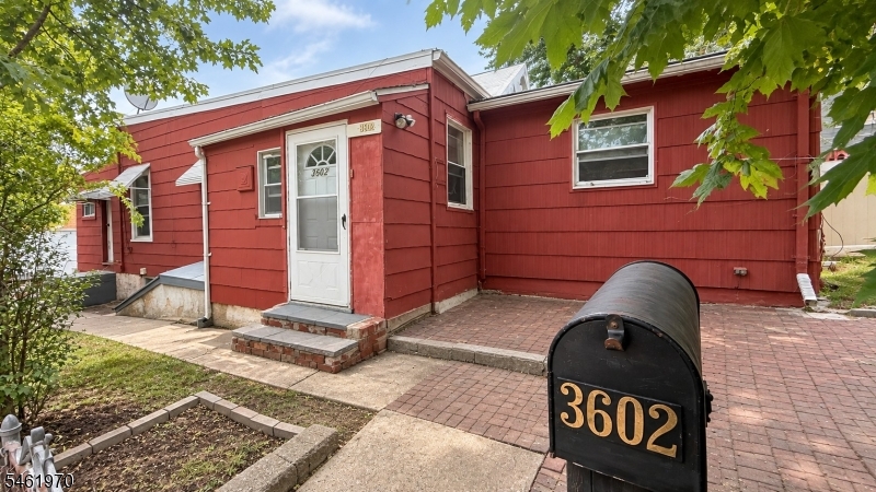 3602 Liberty Ave Property Photo 2