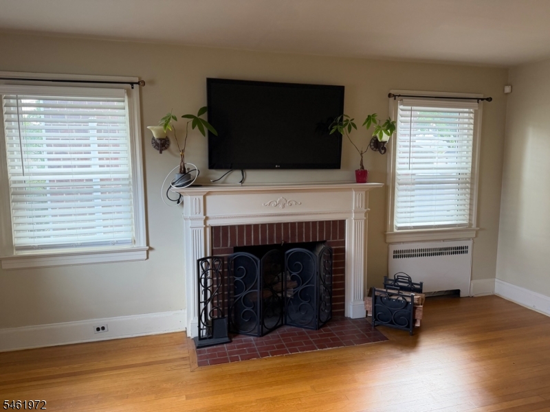 830 Travers St Property Photo 6
