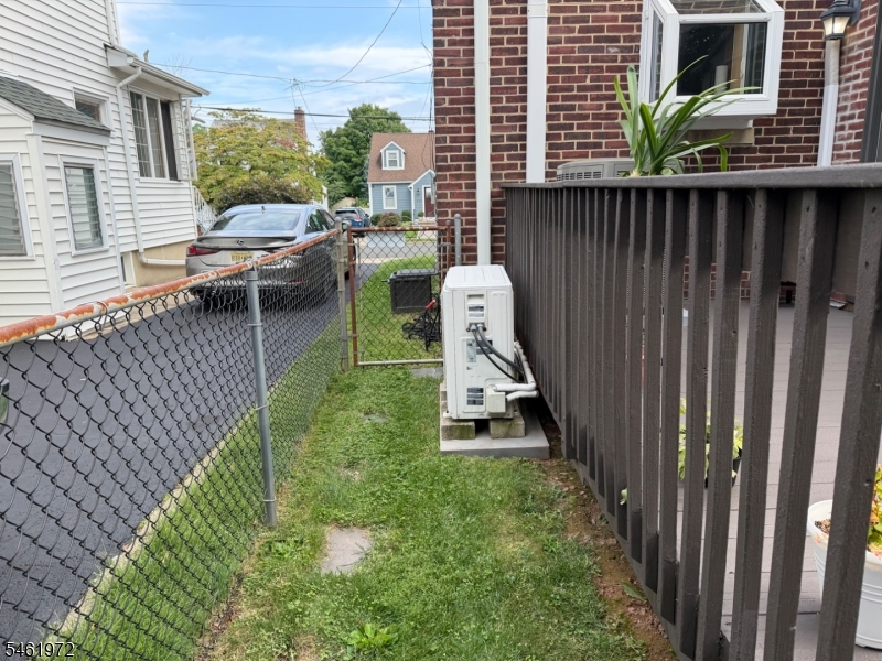 830 Travers St Property Photo 26