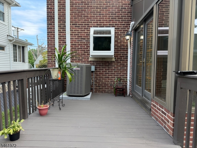 830 Travers St Property Photo 27