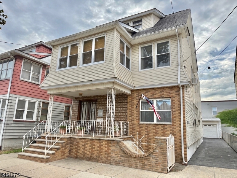 53 Garrison St Property Photo 1