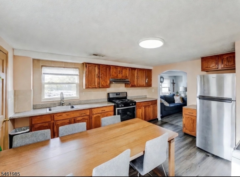 327 Stover Ave Property Photo 1