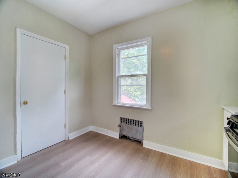 10 Warman St Property Photo 6