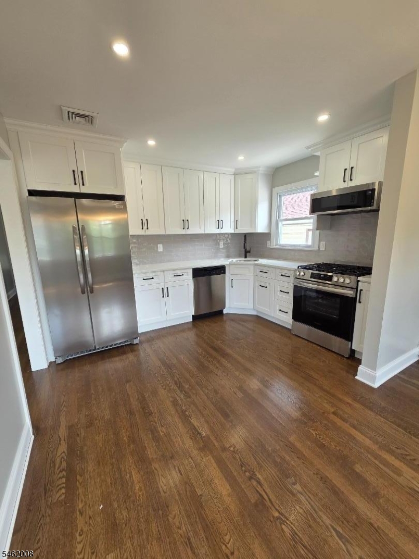 480 Boyden Ave 2 Property Photo 2