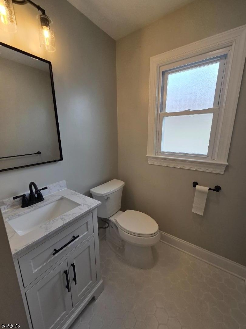 480 Boyden Ave 2 Property Photo 9