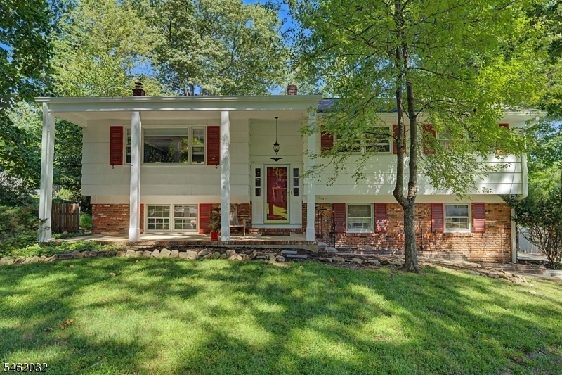 13 Arlington Dr Property Photo 1