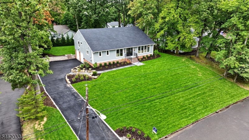 910 Minisink Way Property Photo 8