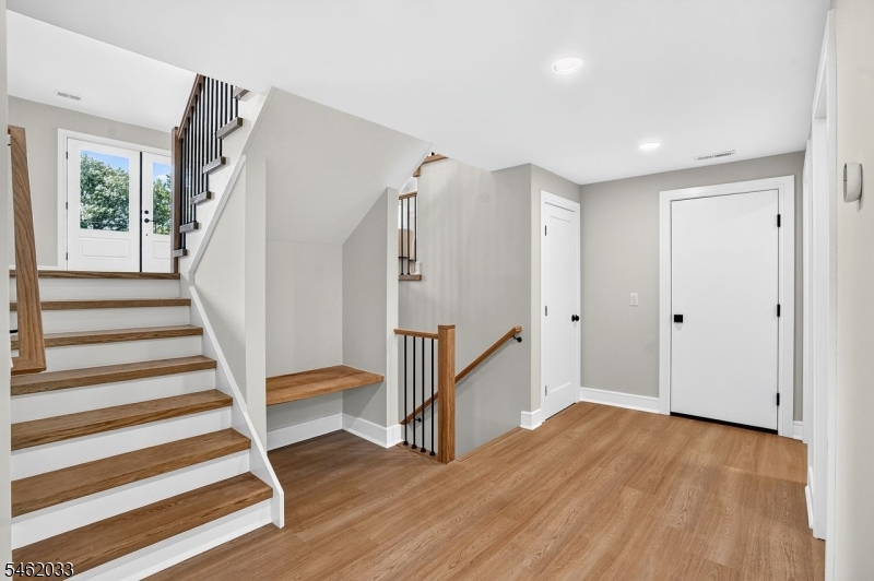 910 Minisink Way Property Photo 14