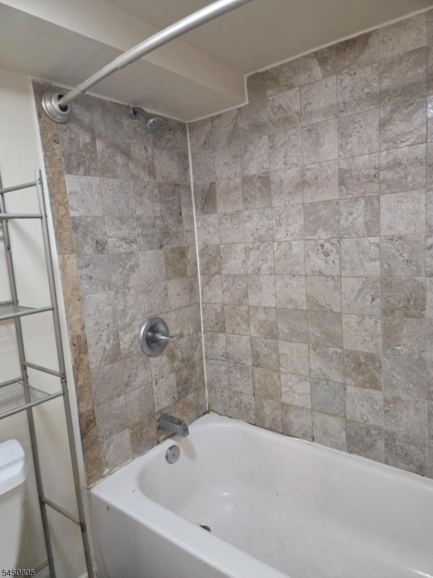 130 N 5th 1a Property Photo 8