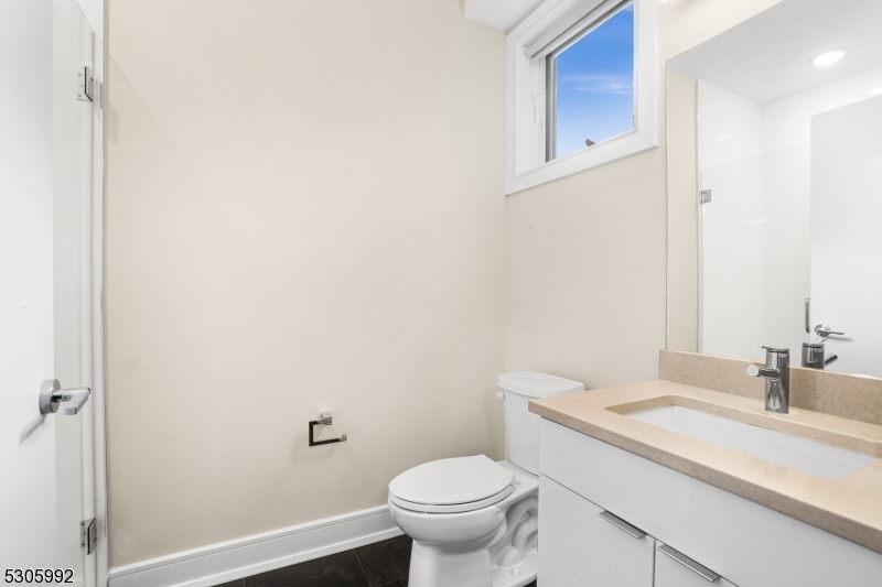 42 Spring St 103 Property Photo 4