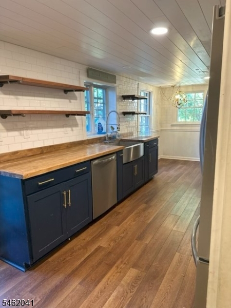 134 Woodport Rd Property Photo 8