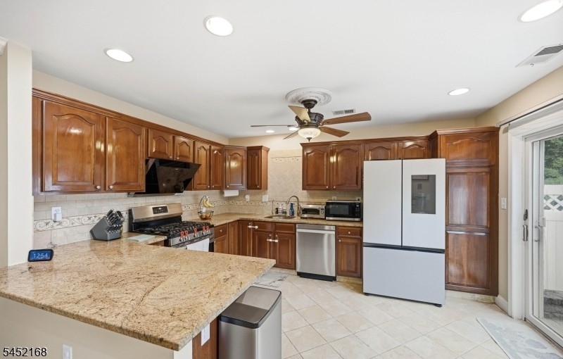 18 Clark Ct Property Photo 4