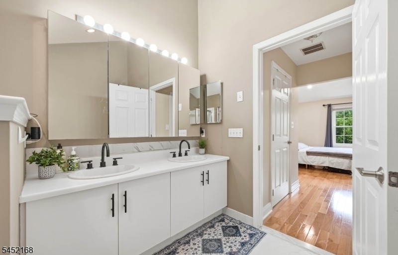 18 Clark Ct Property Photo 10