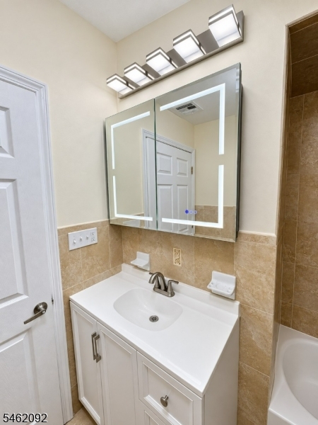 114 Washington Ave 9 Property Photo 11